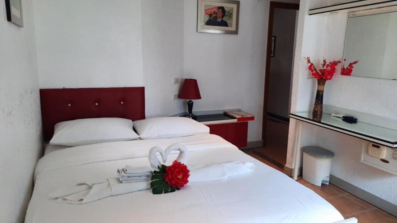 สวิส ฟู้ด เรสเตอรองท์ แอนด์ โฮเท็ล Hotel Pattaya ภายนอก รูปภาพ